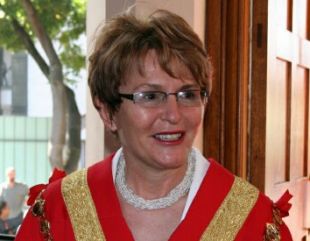 A líder da oposición, a alcaldesa de Cidade do Cabo, Helen Zille