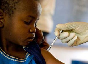 Vacinando contra a meninxite / Imaxe: MSF