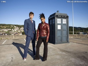 David Tennant e Freema Agyeman, protagonistas da serie / Foto: BBC