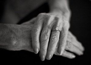 As mans da miña nai / Flickr: Ann Marie