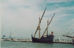 Unha fragata portuguesa no mar de Cambados