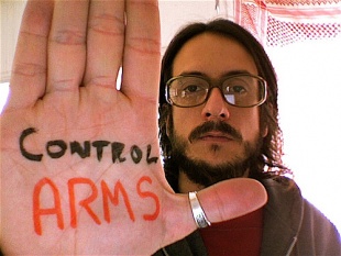 Actos da campaña 'Armas baixo control'. Imaxe tirada do Flickr de Radio Cápsula