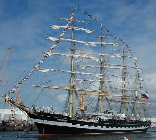 O veleiro de catro paus ruso Kruzewshtern