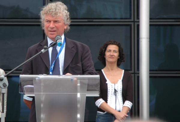 Momento do discurso do alcalde de Brest